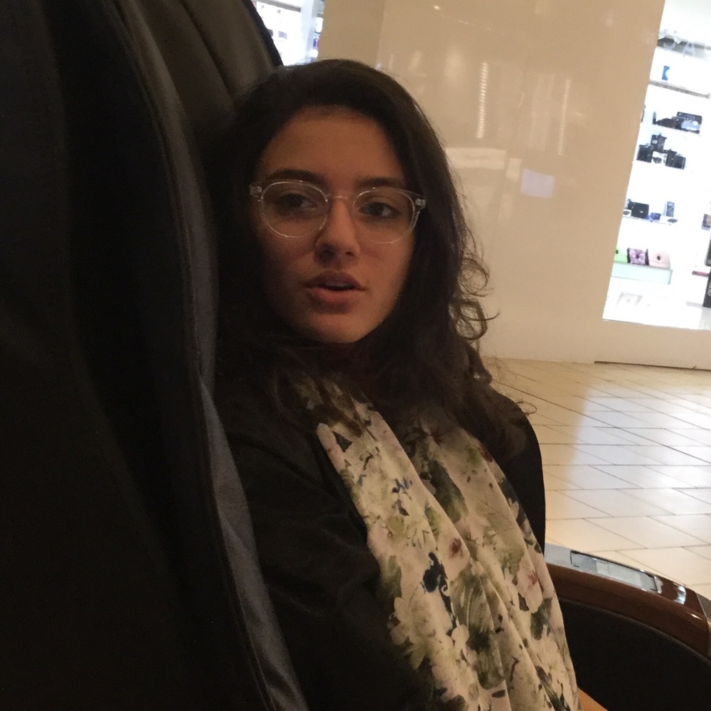 Meet your Posher, Daniela